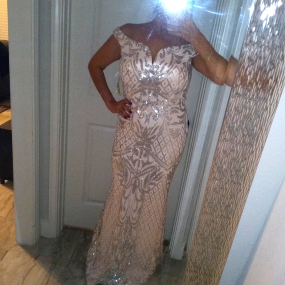 Beautiful sequins dress